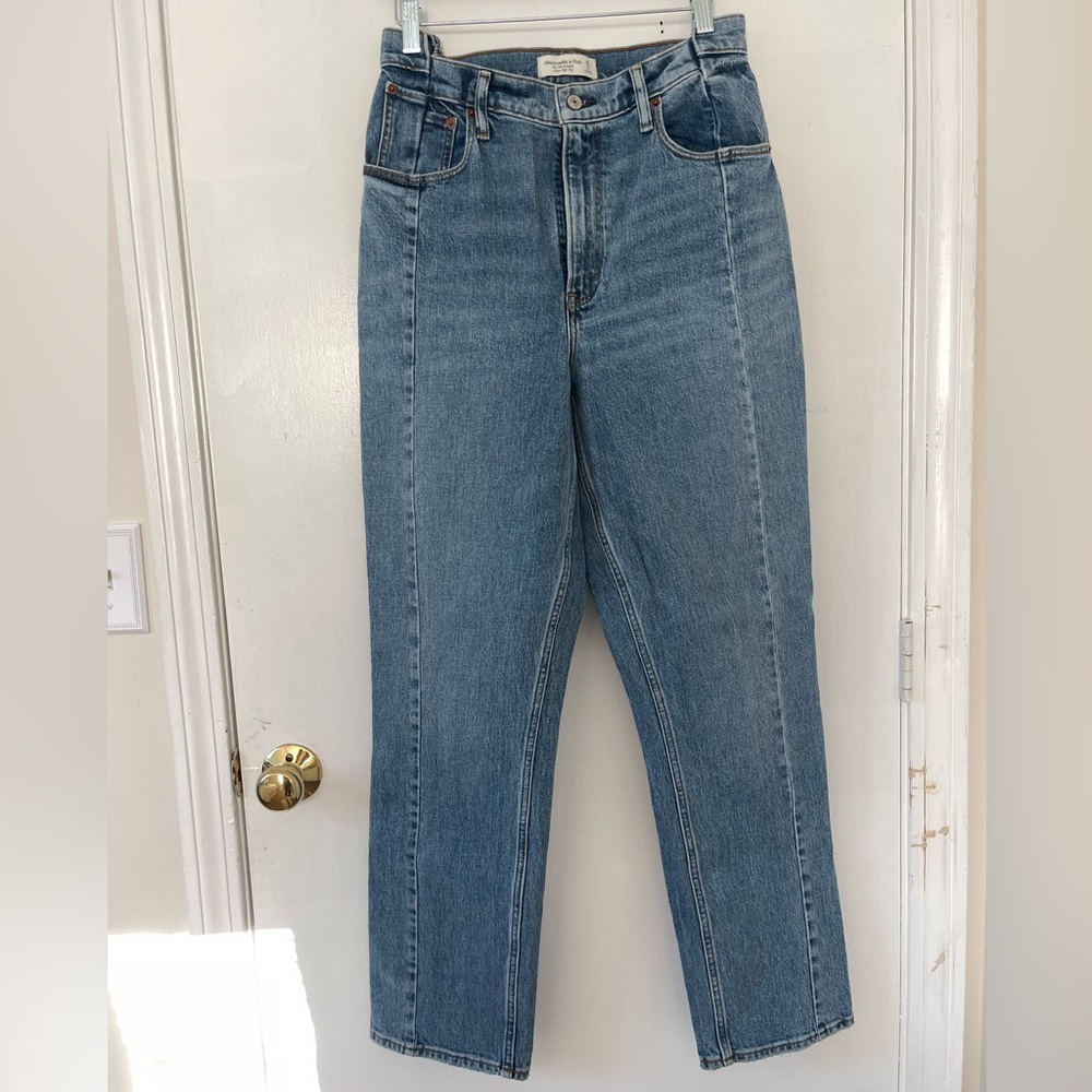 Abercrombie Curve Live 90s Ultra High Rise Straight Jean